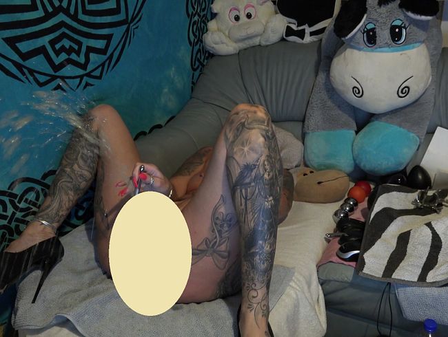 lady isabell666 Porno Video: Dehne mein pi**LOCH bis dein schw**z passt....