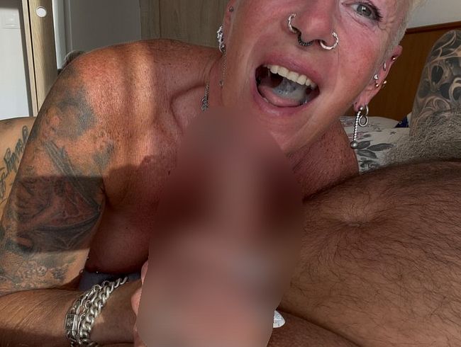 lady isabell666 Porno Video: Ich liebe es sper*A zu schl**ken ……..